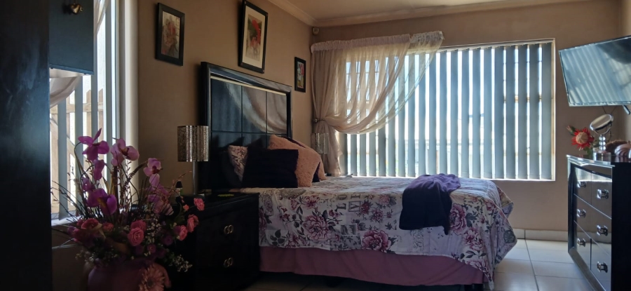 3 Bedroom Property for Sale in Heiderand Western Cape